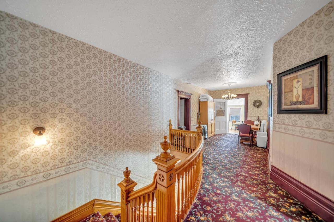Marmora And Lake Inn And Victorian Diner Extérieur photo