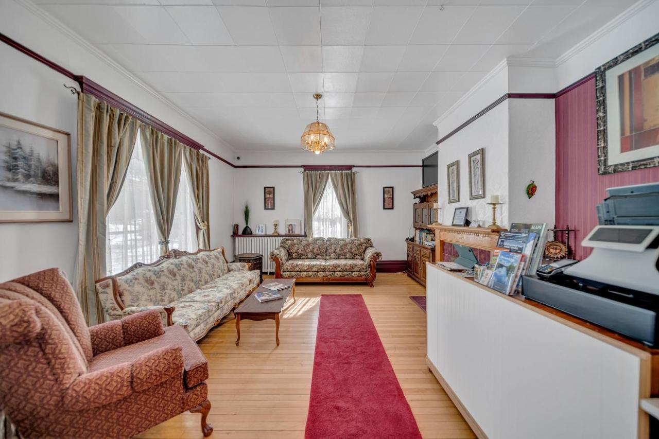 Marmora And Lake Inn And Victorian Diner Extérieur photo