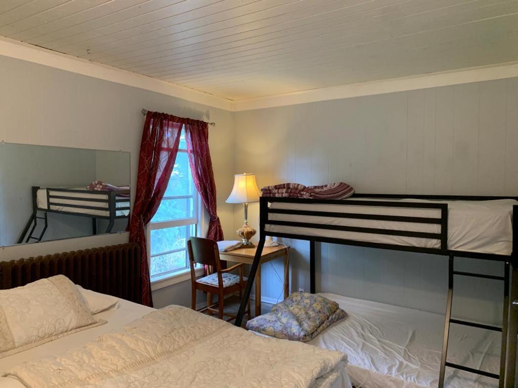 Marmora And Lake Inn And Victorian Diner Extérieur photo
